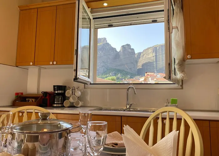 Saint Stephen\'S Apartments At Meteora 2